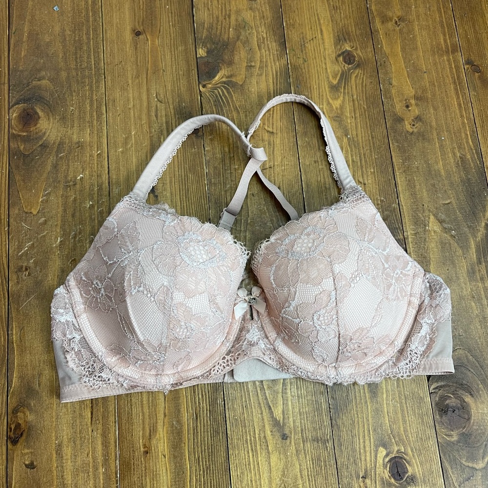 Victorias Secret size 34D body by Victoria lined Demi bra